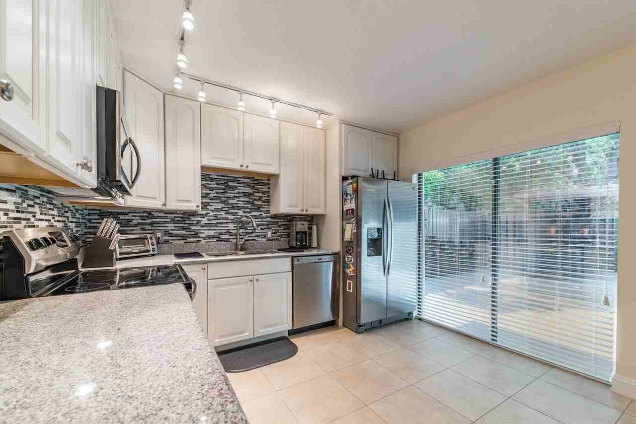 717 7th Ln - Photo 4 of 31