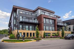 featured image of 253 Lake St E #307