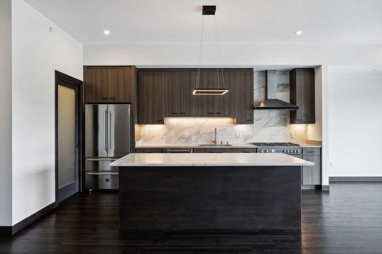 253 Lake St E #307 - Photo 7 of 45