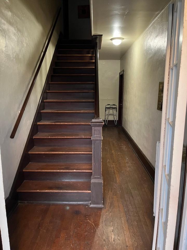2037 Laburnum Ave Sw #1 - Photo 3 of 19