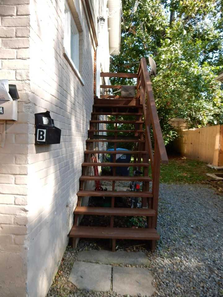 1214 Hamilton Ter Se - Photo 2 of 26