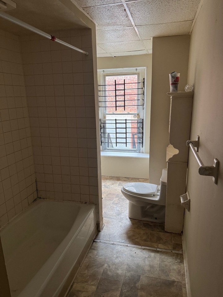 302 N 14th St #2 - Photo 3 of 11