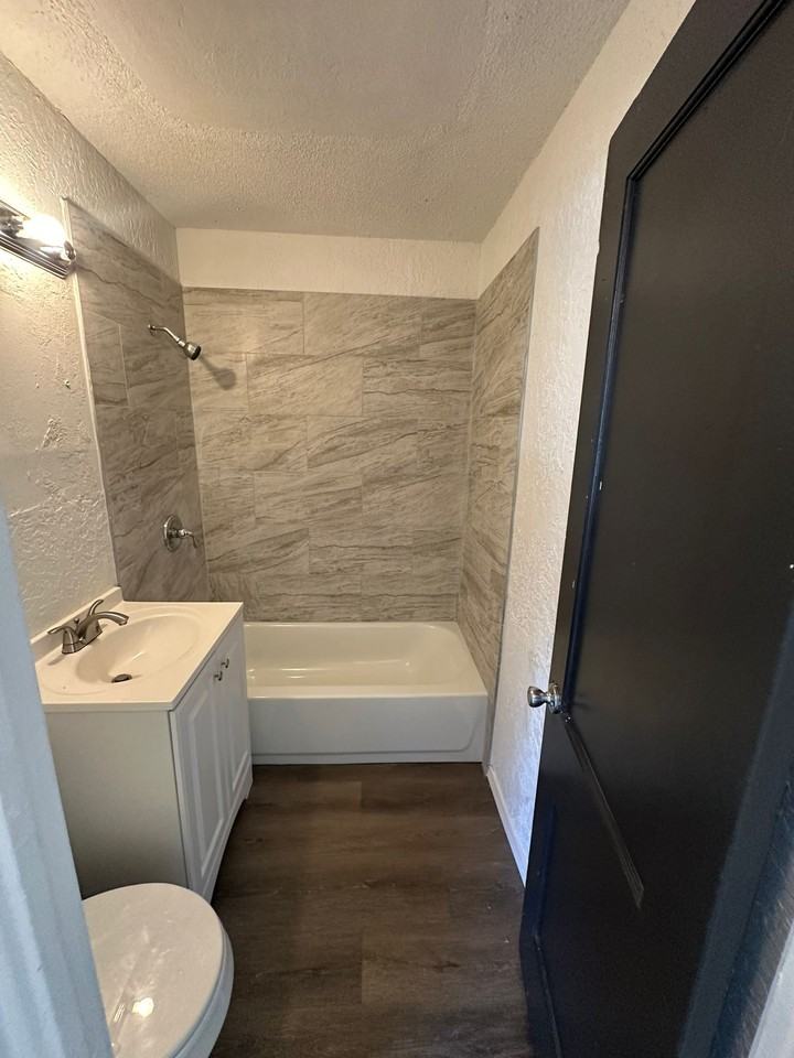 1912 Nw Ozmun Ave #1 - Photo 6 of 16