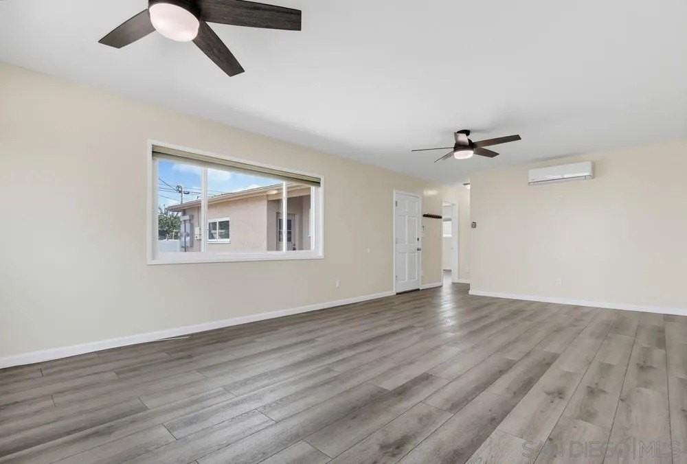 330 35th St - Photo 3 of 45