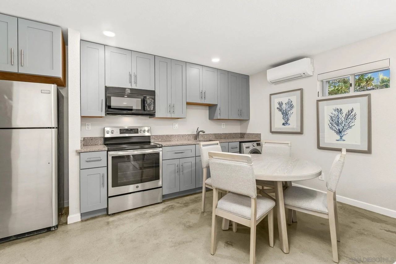 440 La Mesa Ave - Photo 4 of 10