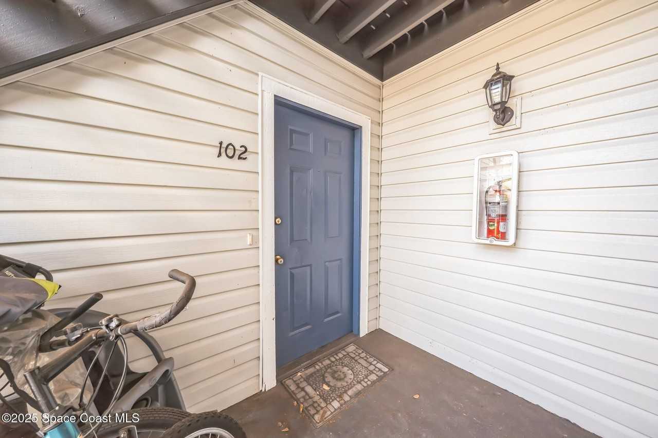 451 Mercury Ave Se #102 - Photo 2 of 20