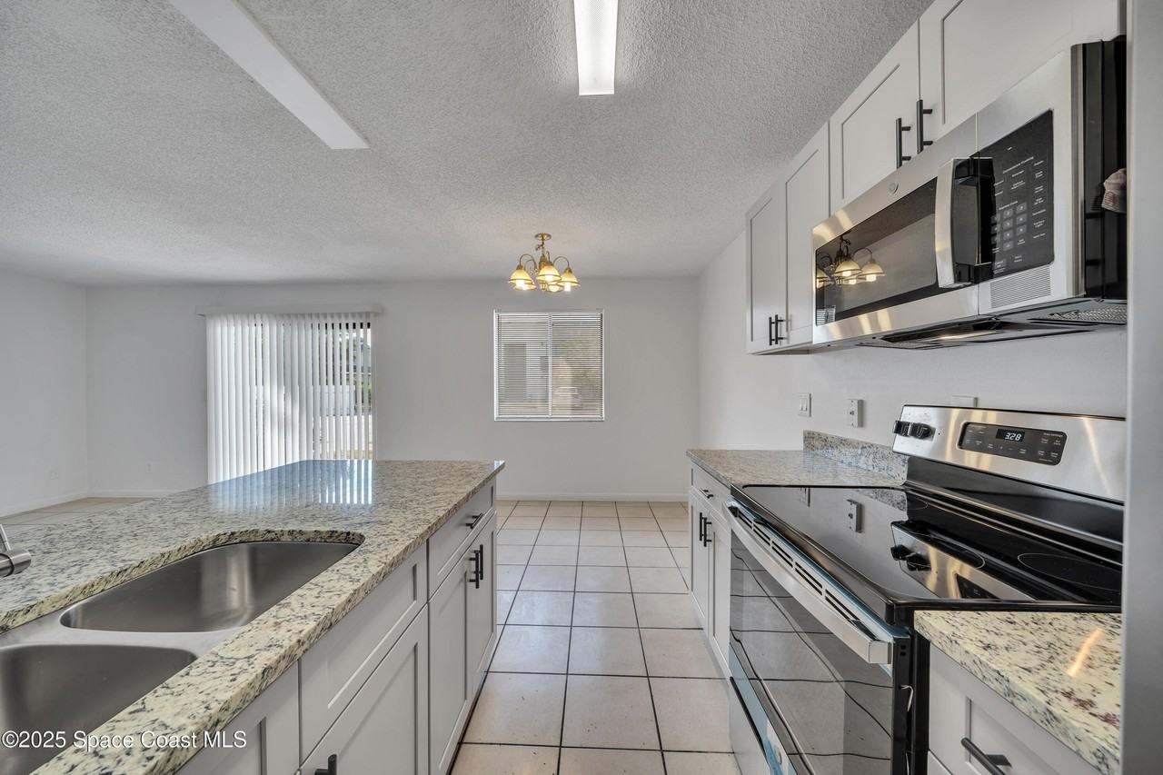 451 Mercury Ave Se #102 - Photo 3 of 20