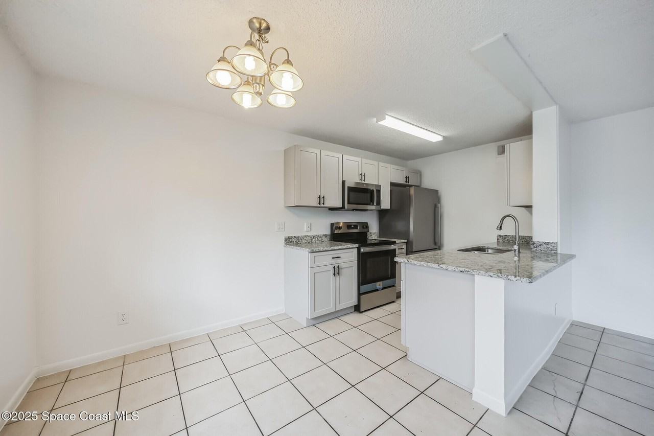 451 Mercury Ave Se #102 - Photo 5 of 20