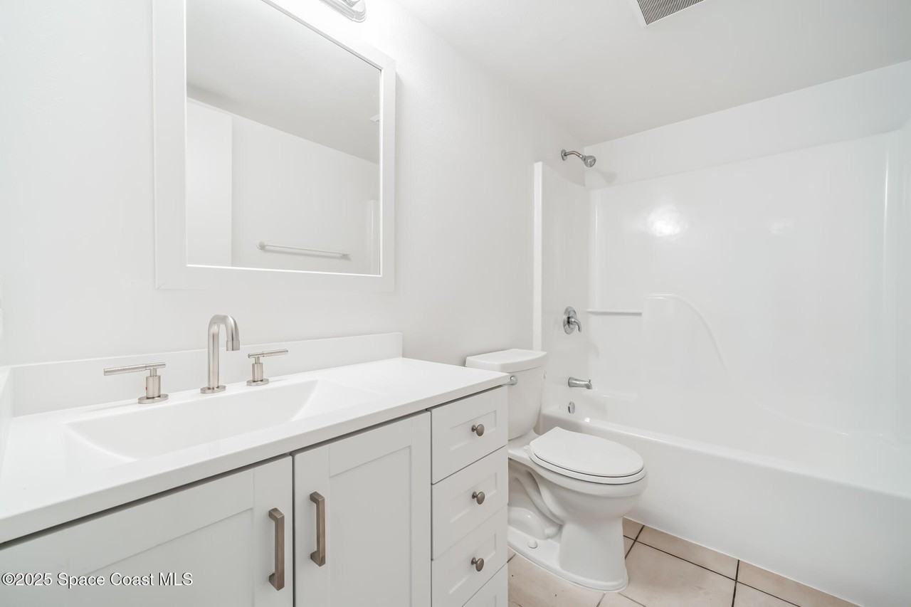 441 Mercury Ave Se #203 - Photo 6 of 17
