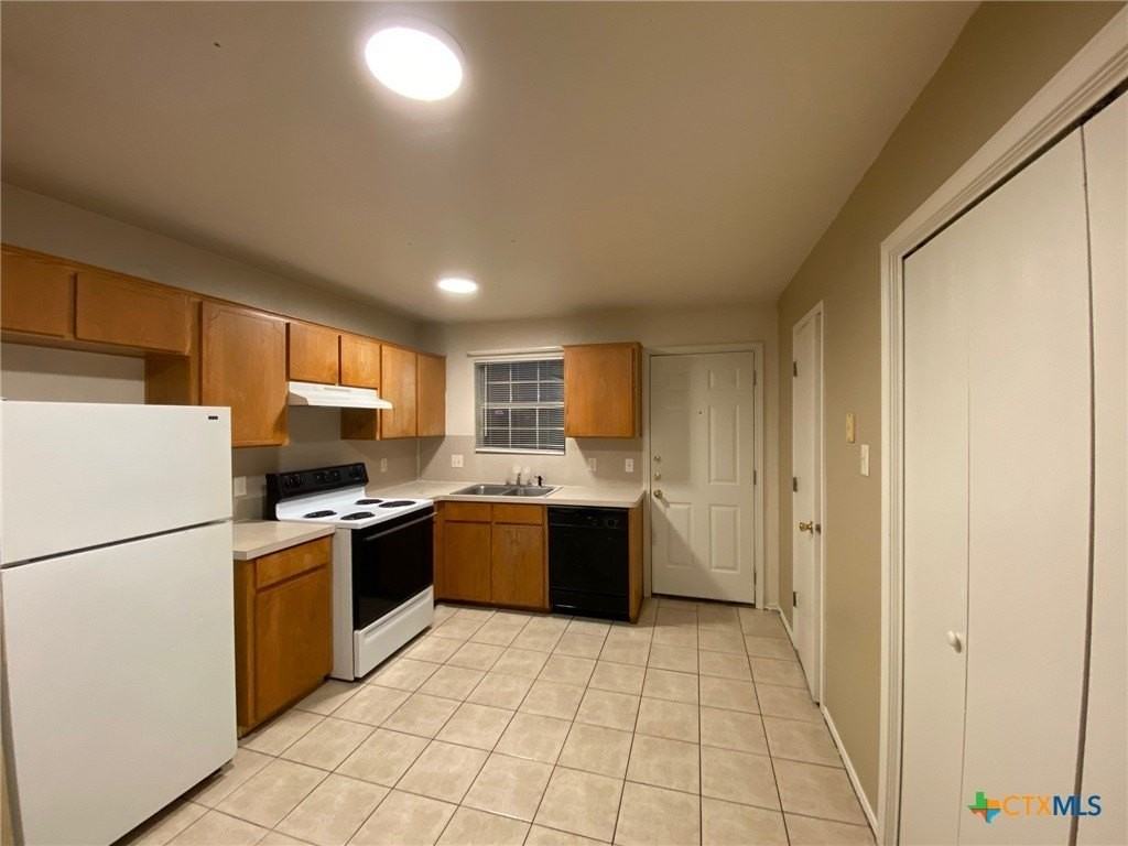 3804 Gus Dr #C - Photo 3 of 7