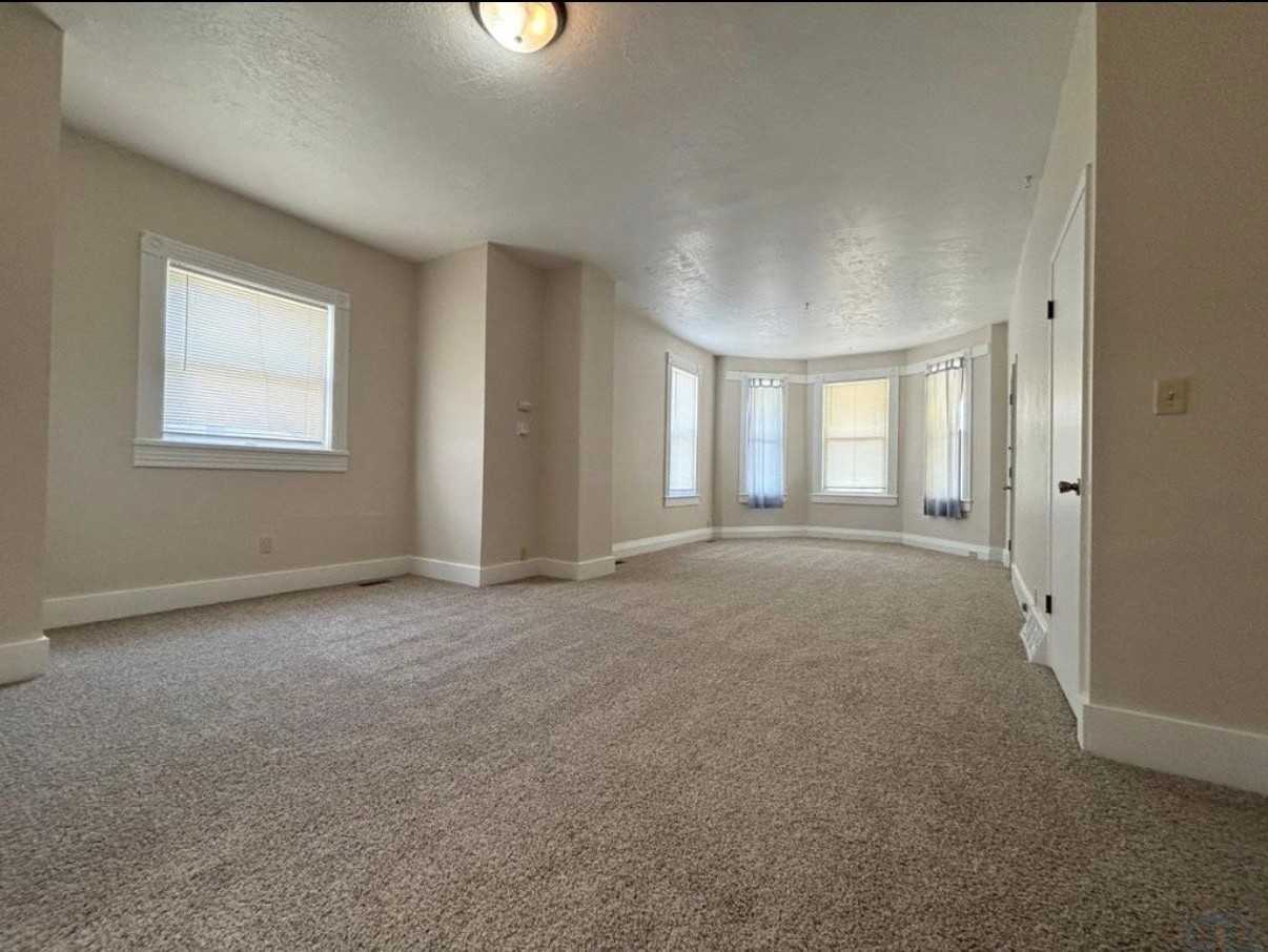 3427 Garretson Ave #1 - Photo 2 of 10