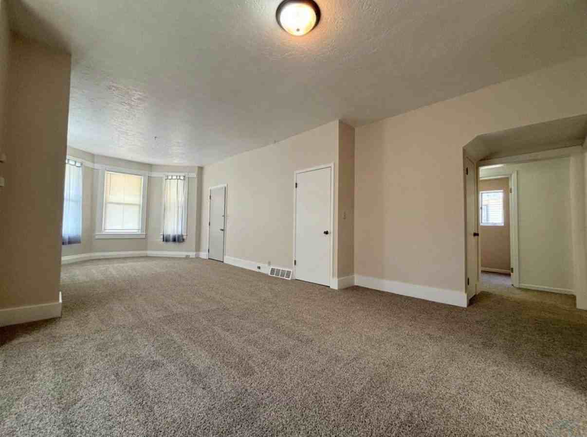 3427 Garretson Ave #1 - Photo 3 of 10