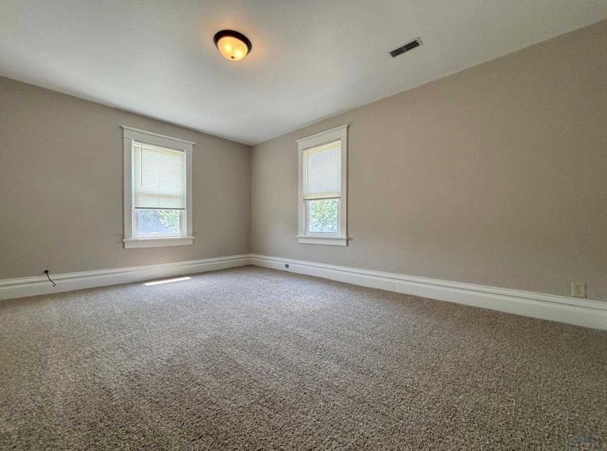 3427 Garretson Ave #1 - Photo 5 of 10