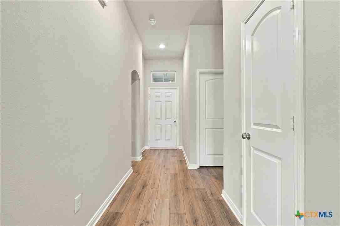 808 Fallbrook Dr - Photo 3 of 22