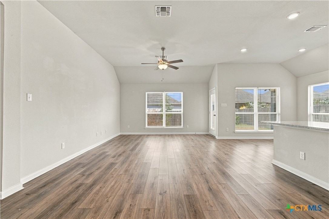 808 Fallbrook Dr - Photo 4 of 22