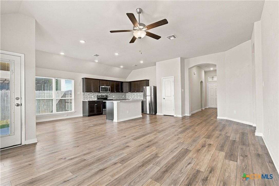 808 Fallbrook Dr - Photo 5 of 22