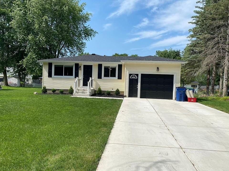 60 Altair Dr