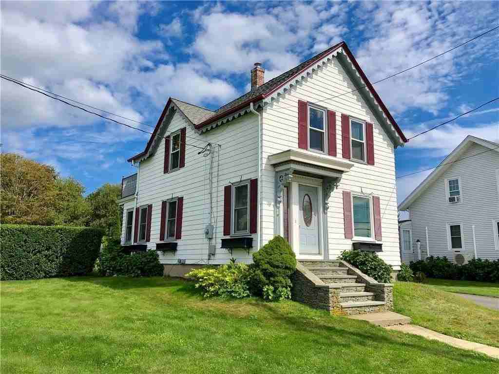 673 Aquidneck Ave - Photo 2 of 32