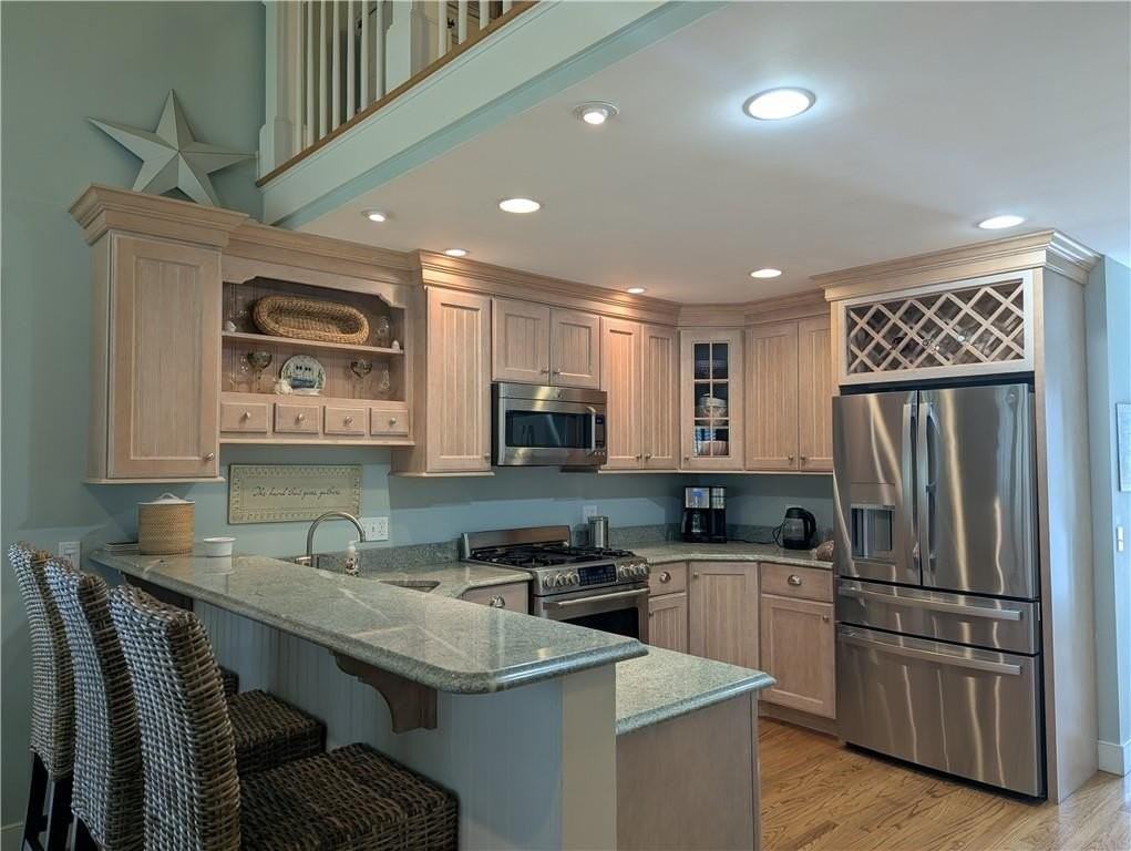 209 Pond Shore Dr - Photo 4 of 14