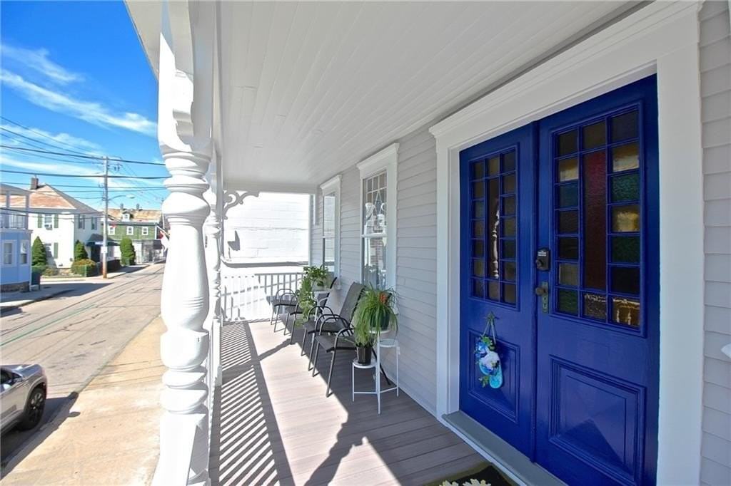 700 Thames St - Photo 4 of 50