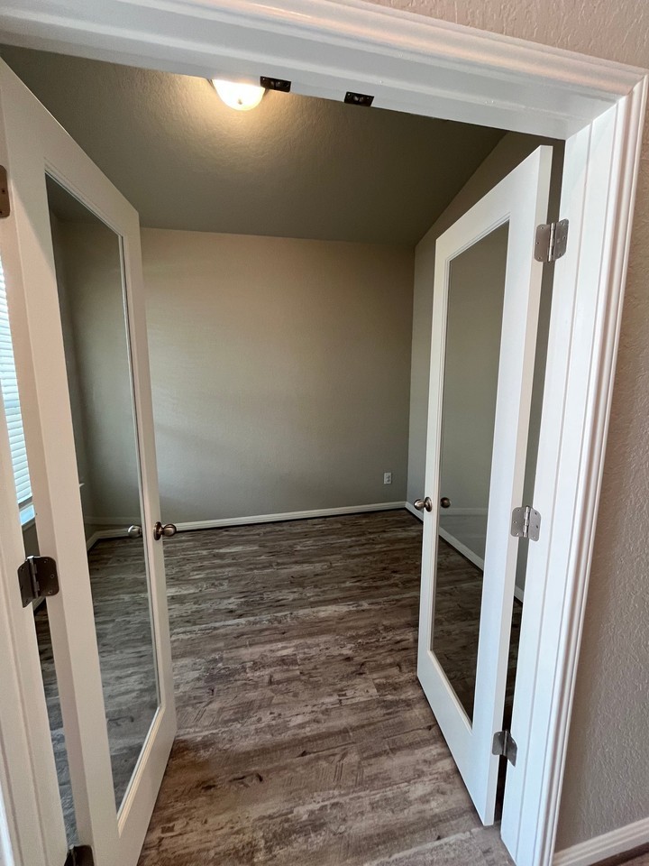 12918 Mcfadden Way - Photo 3 of 14