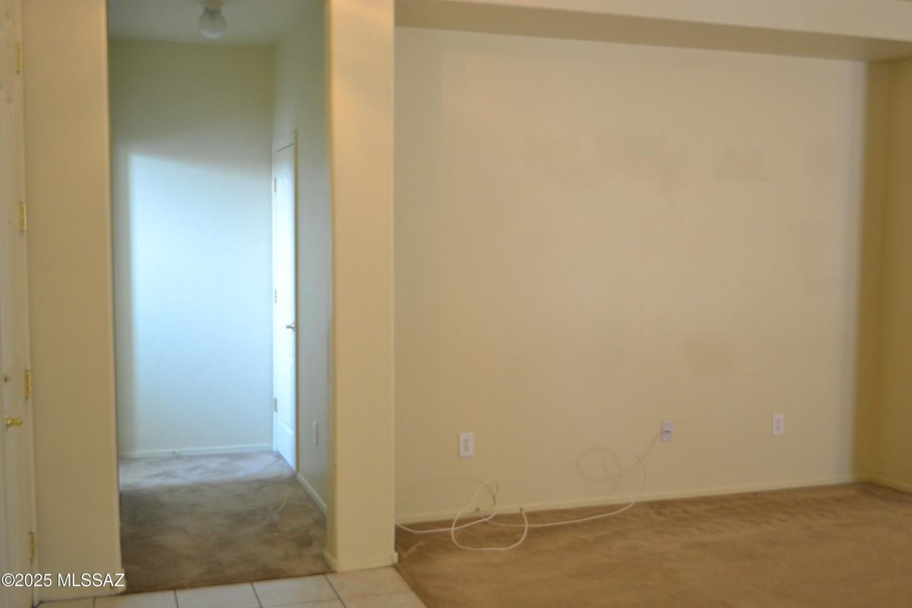 5785 E Bellow Ln - Photo 5 of 30