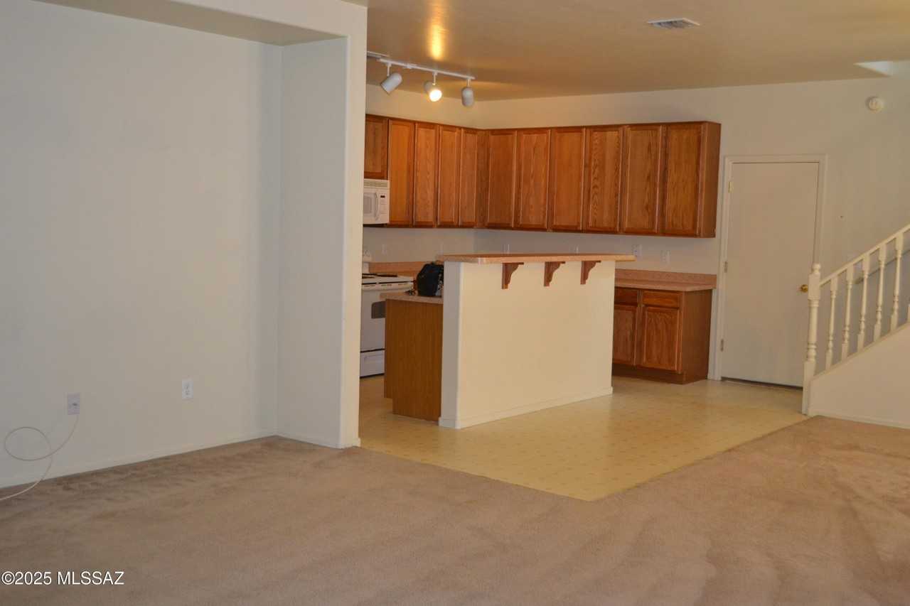 5785 E Bellow Ln - Photo 6 of 30