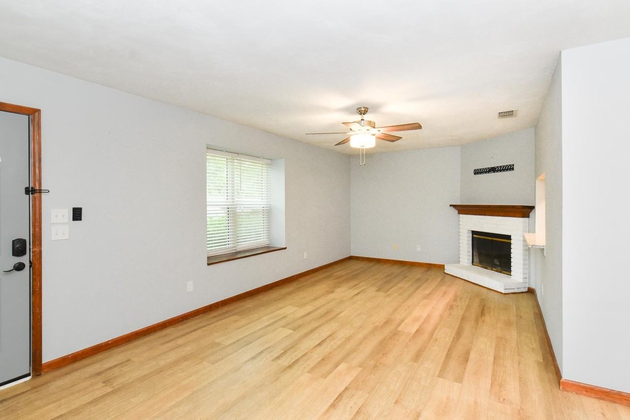 2043 Gardenbrook Ln - Photo 2 of 20