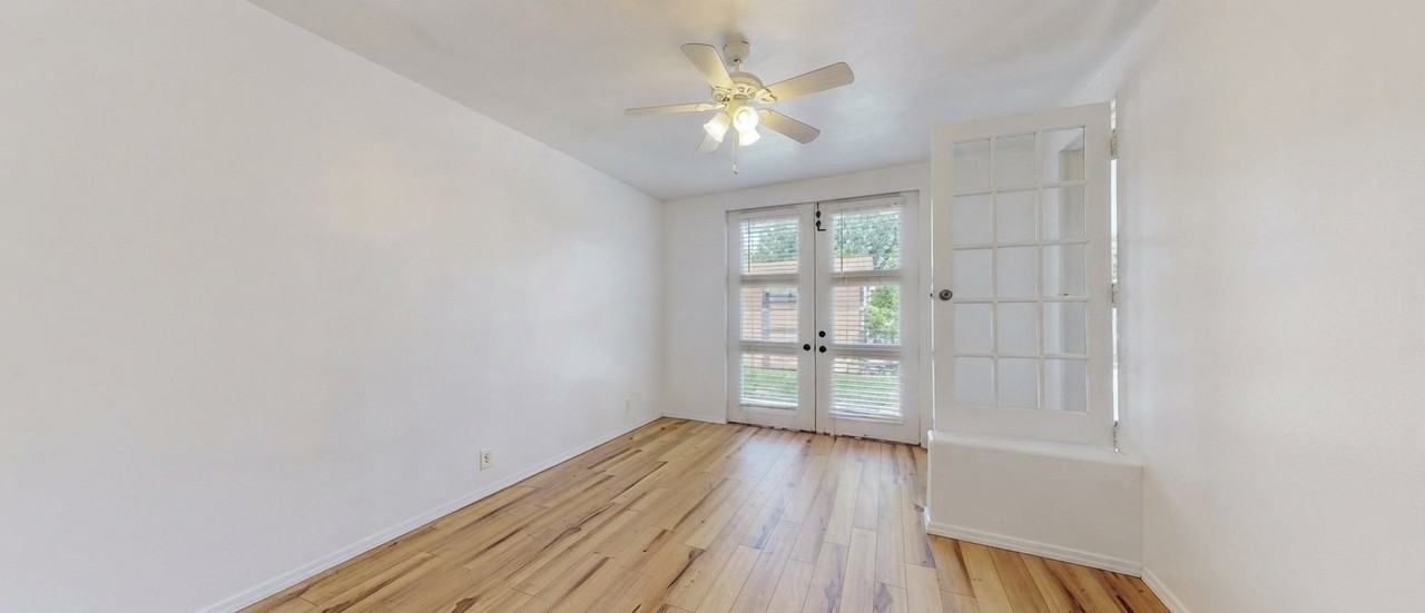2727 Monterey Ave Se - Photo 4 of 10