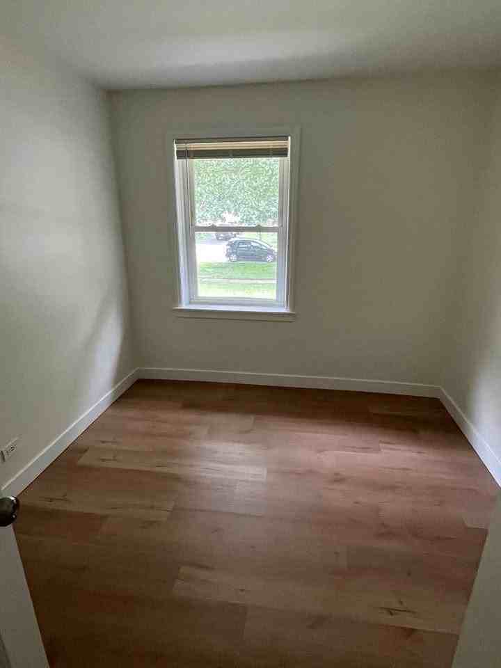 127 S Forest Ave - Photo 6 of 17