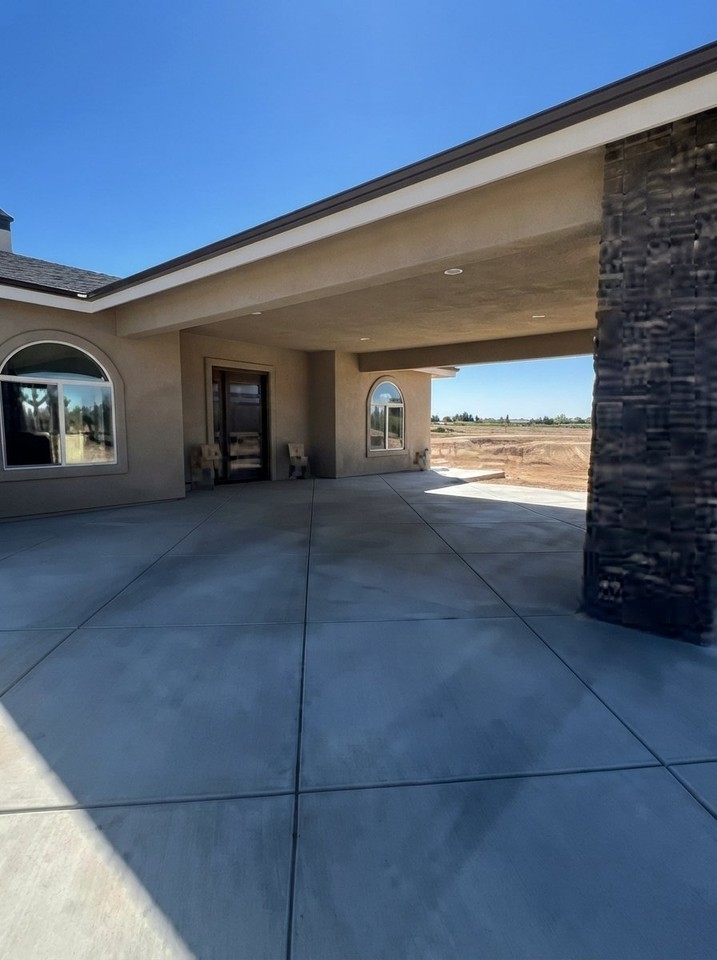 17499 Sequoia St #1 - Photo 2 of 6