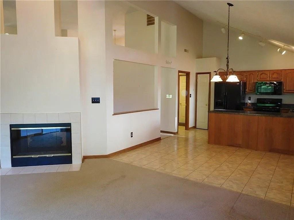 10025 Ironway Dr - Photo 7 of 17