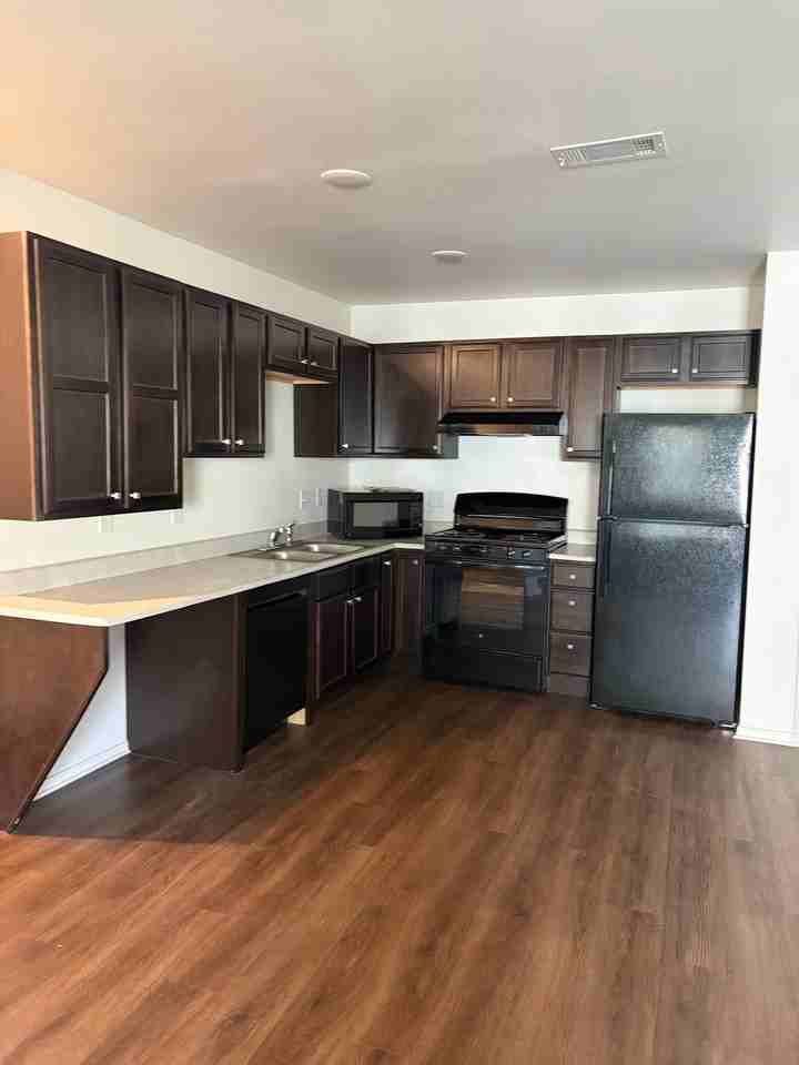 501 Dallas St Sw #7D - Photo 2 of 13