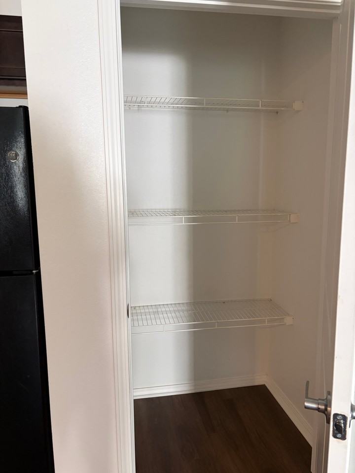 501 Dallas St Sw #7D - Photo 3 of 13