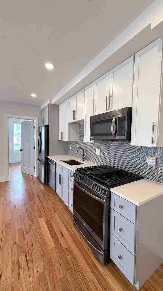 97 Condor St #5