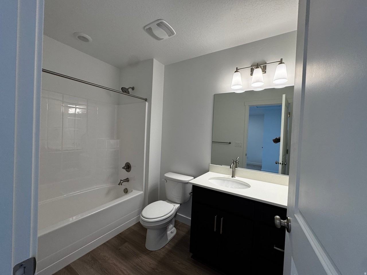 1562 Nw - Photo 2 of 16