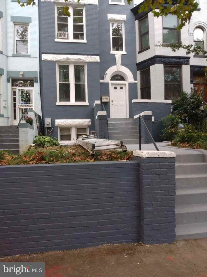 1250 Columbia Rd Nw - Photo 2 of 11