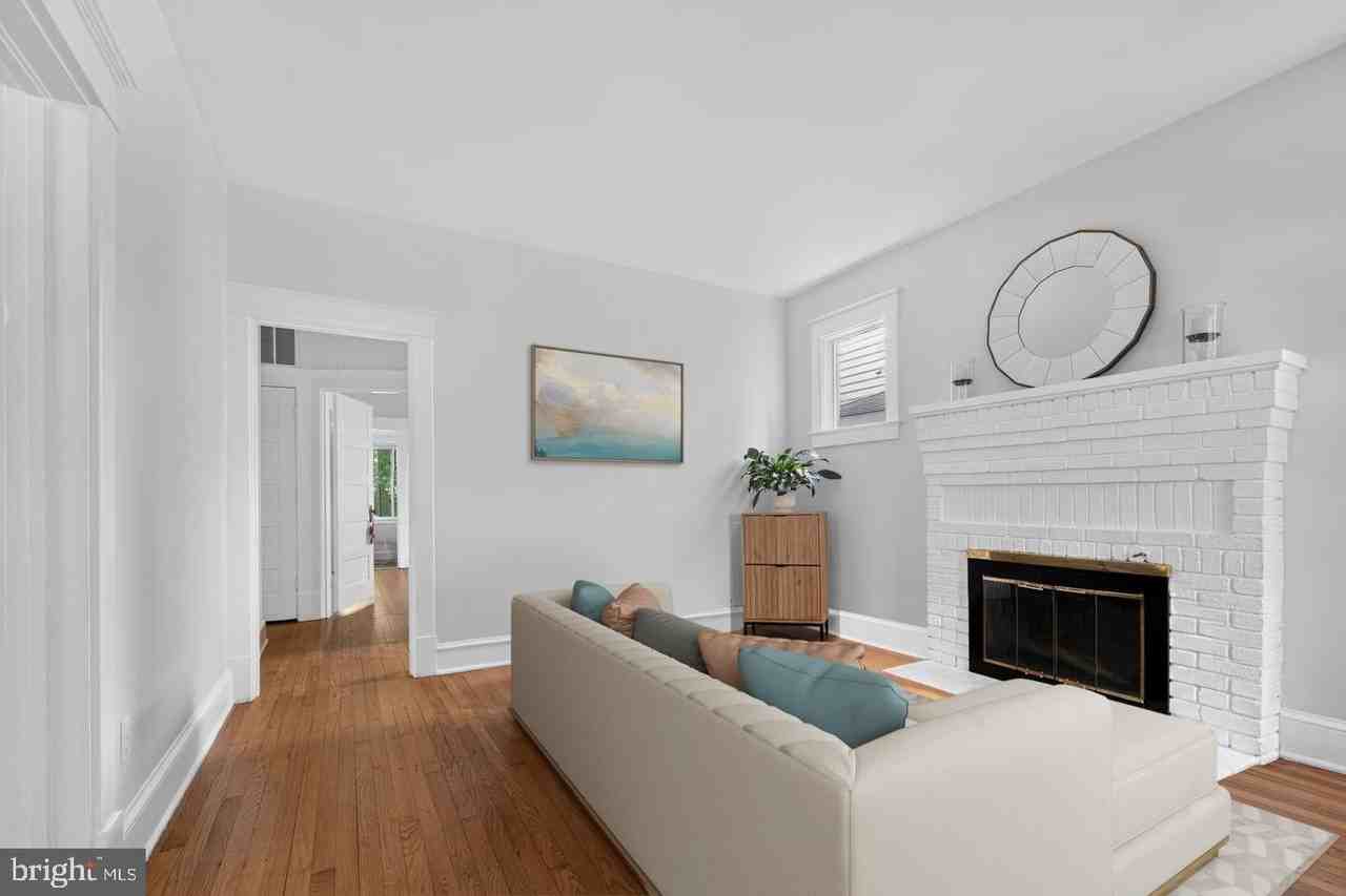 4423 P St Nw - Photo 3 of 27