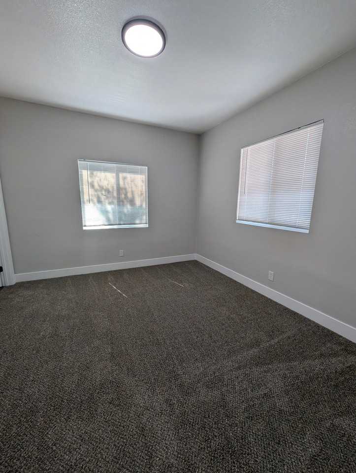 3733 Myers St - Photo 4 of 13