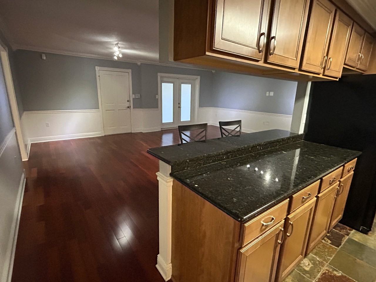 4301 California Ave - Photo 3 of 16