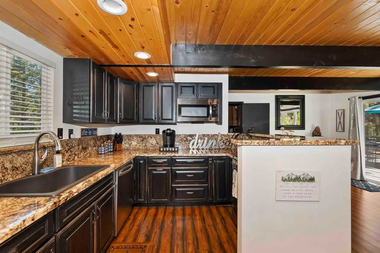1126 Sugarpine Rd - Photo 3 of 20