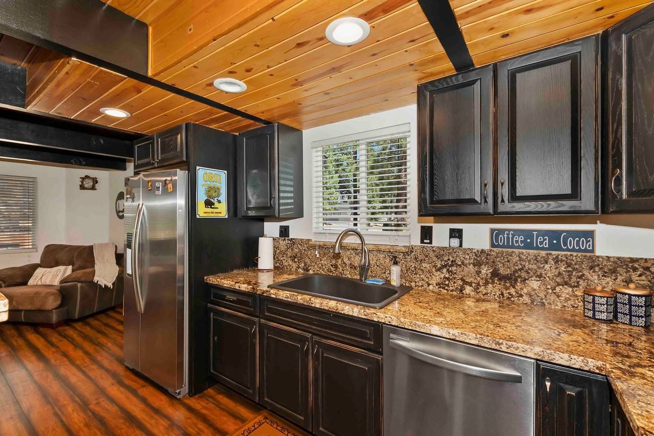 1126 Sugarpine Rd - Photo 4 of 20