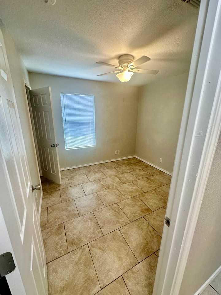 7949 M G Rd - Photo 6 of 11