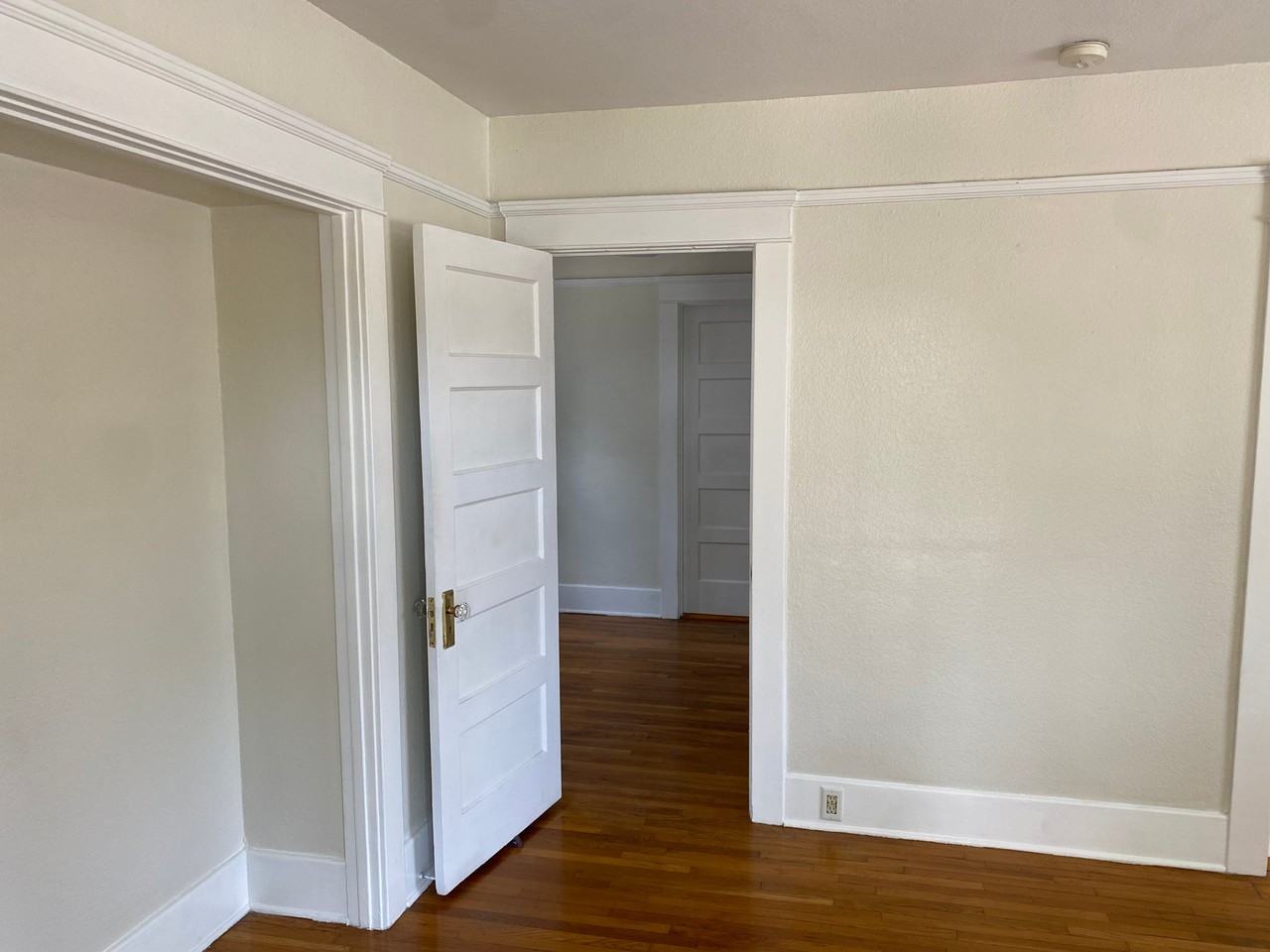 3224 30th St - Photo 4 of 12