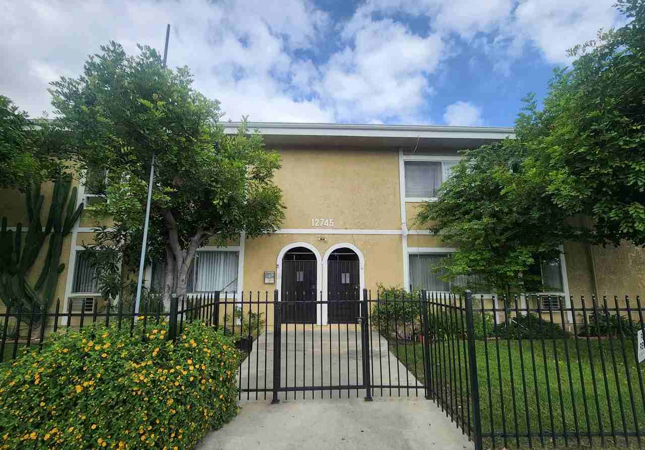12745 Vanowen St #16