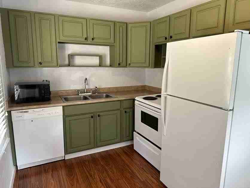 763 N Colorado St - Photo 7 of 15