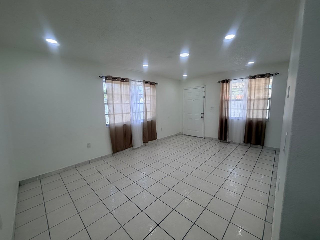 3821 Sw 89th Ct - Photo 2 of 10