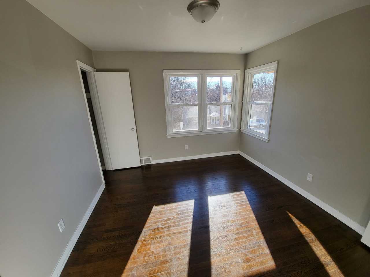 1418 W Waldo Ave - Photo 5 of 16