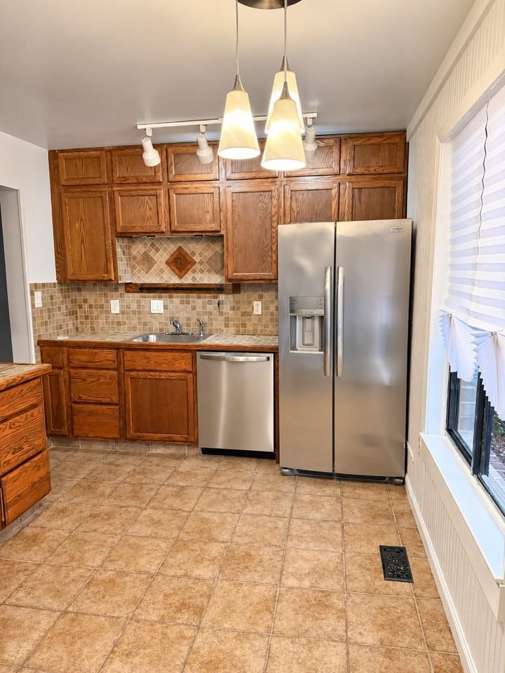 10 W Orange Ct - Photo 3 of 20