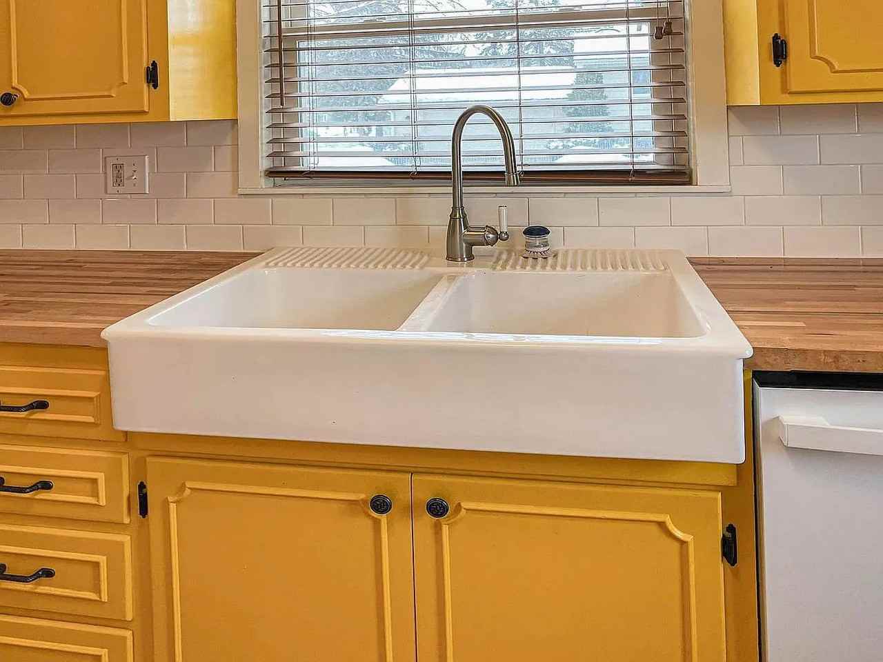 2227 2nd St Ne - Photo 3 of 16